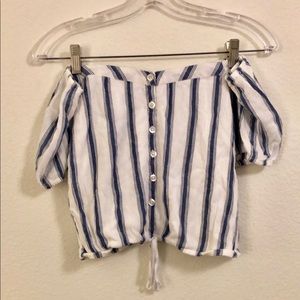 Off the shoulder Hollister top